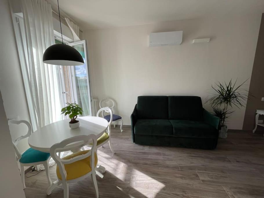Luminoso Appartamento Fiorentino Флоренция Экстерьер фото